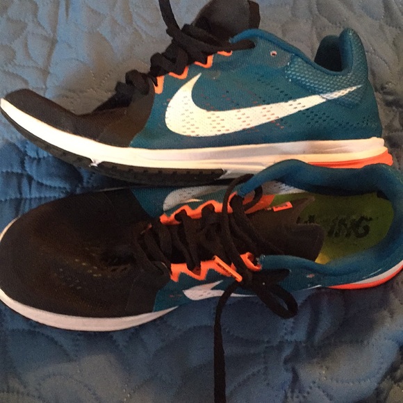 Nike running shoes - Picture 1 of 2